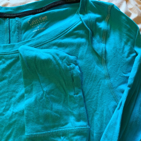 Calvin Klein performance top - Picture 3 of 4